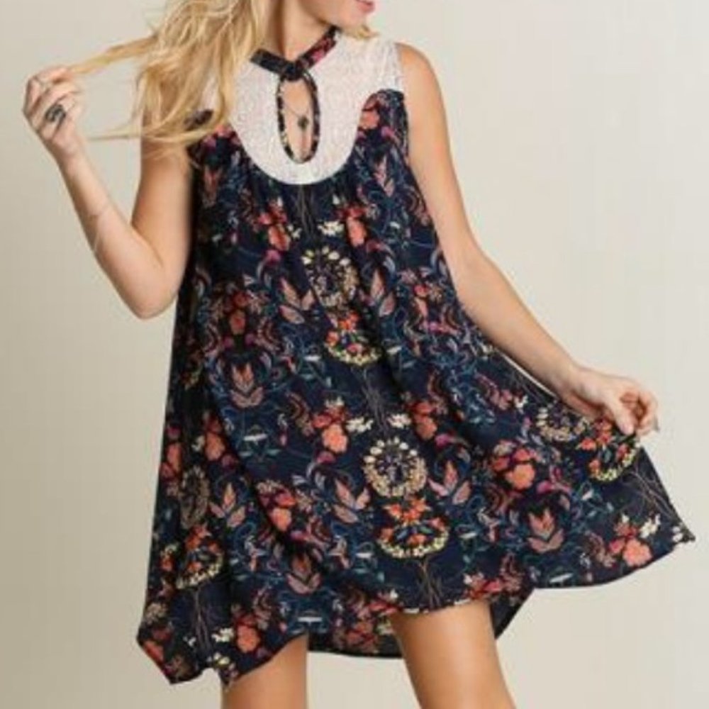 Umgee Floral Lace Keyhole Sleeveless Tunic Dress